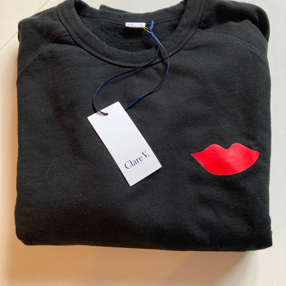 Clare V. sweatshirt black with poppy lips